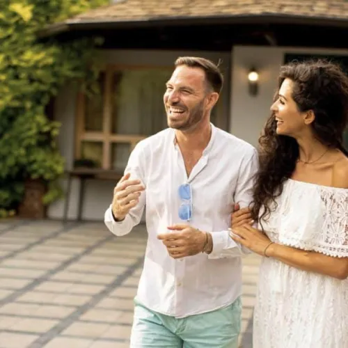 couple-visite-maison-1024×614 couple-visite-maison-1024x614